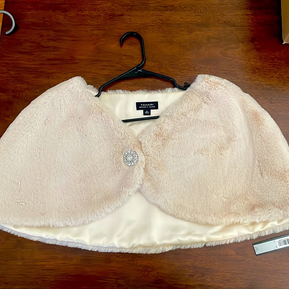 Faux fur cape champagne colored size xl.